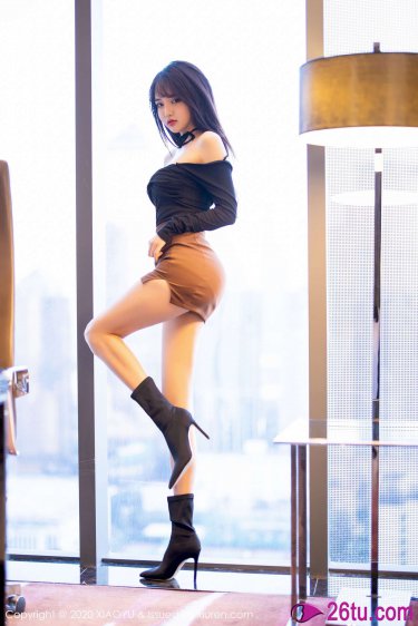 颖儿晒女儿牵手照